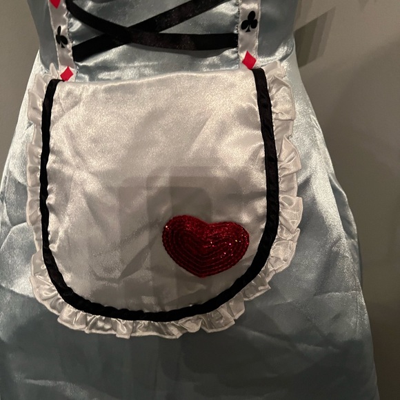 Halloween Queen of hearts women’s costume - Picture 8 of 15